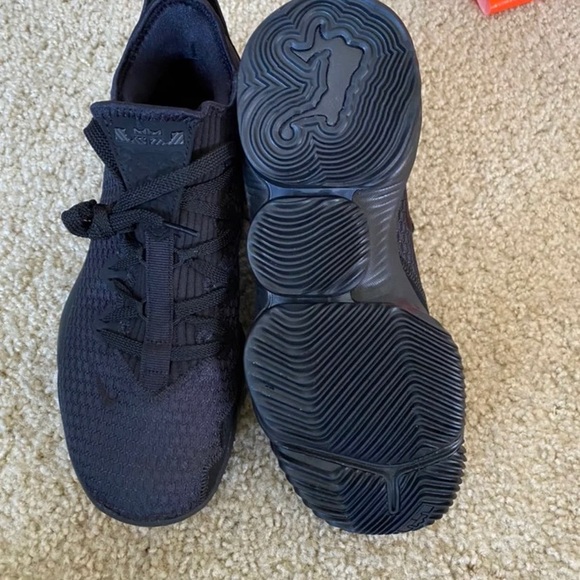 Lebron XVI Low main image 4